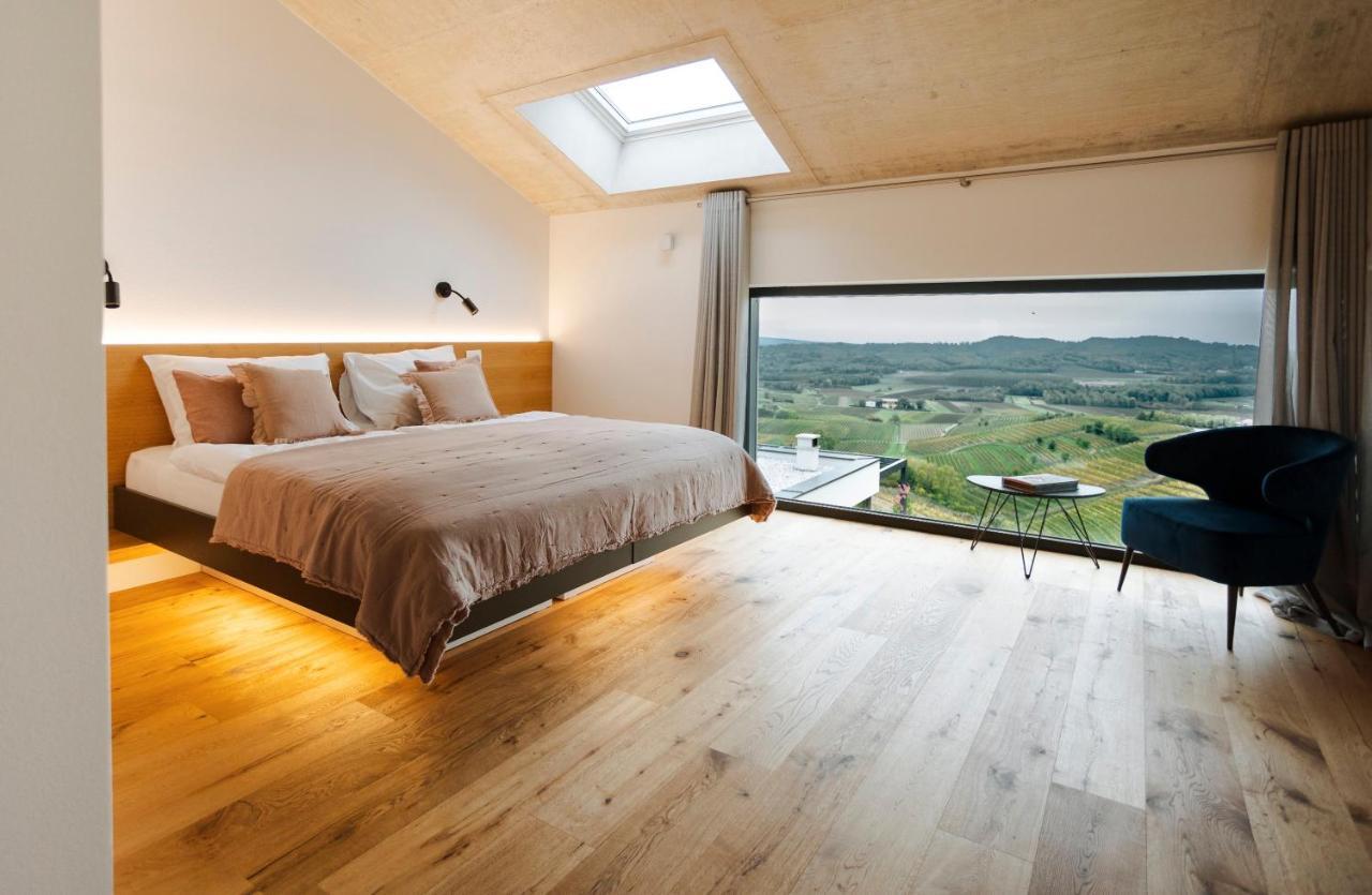 Tavarneta Estate Dobrovo Eksteriør bilde